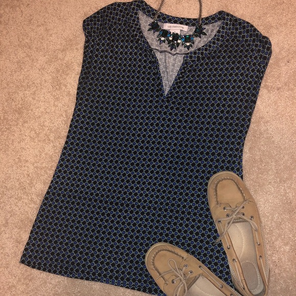 Geometric Patterned VNeck Tee - Picture 2 of 4